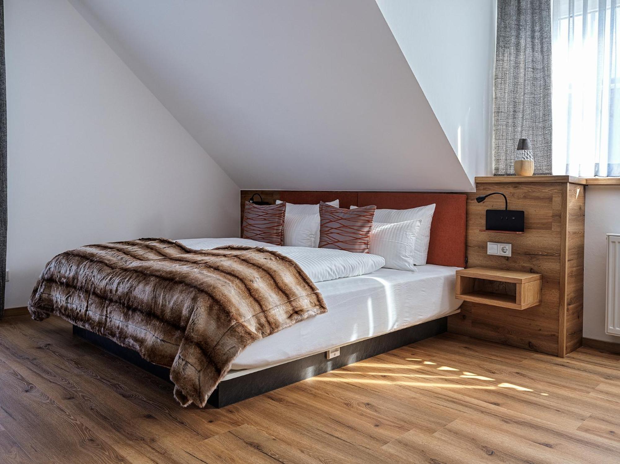 Lakeside Michaela Hotel 4*