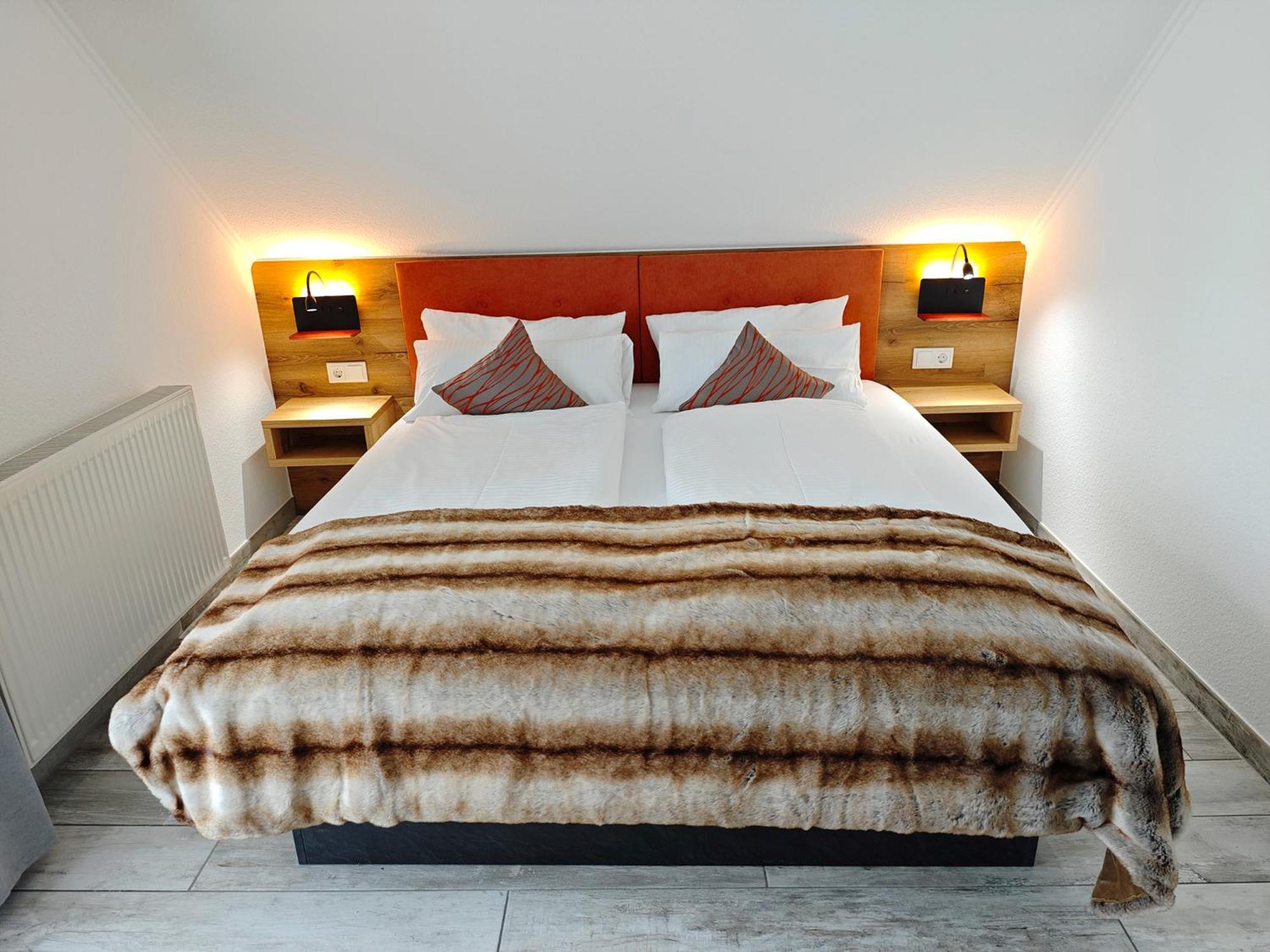 Lakeside Michaela Hotel 4*